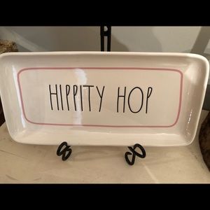 Rae Dunn Easter plate. Never been used.